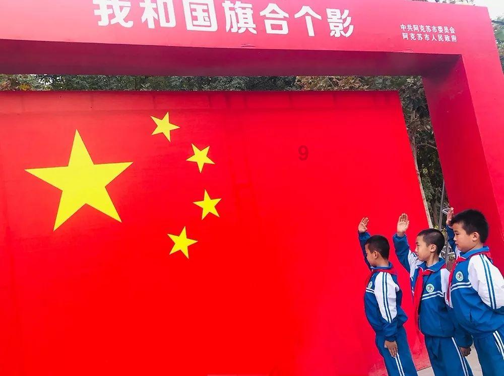 椰子鸡，椰味芬芳、汤清爽口